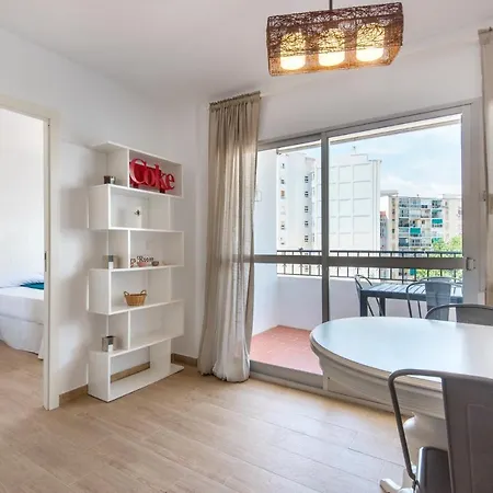 The 7th Corner, Hugh Ideal For Groups Malaga
